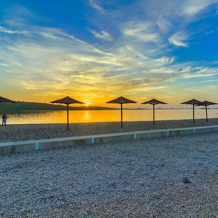 Apartmani Mato Pirovac Εξωτερικό φωτογραφία